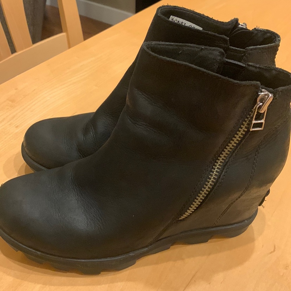 Black size 8 Sorel boots
